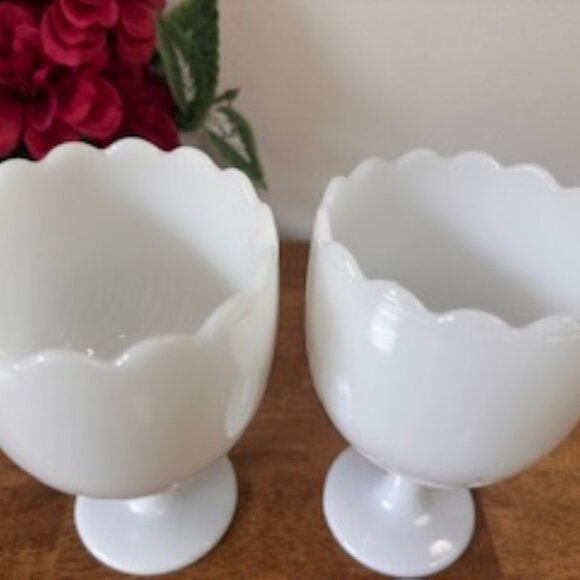 EO Brody Milk Glass Goblets Vintage White Pedestal Cups Retro Barware Decor‎ - Picture 3 of 6